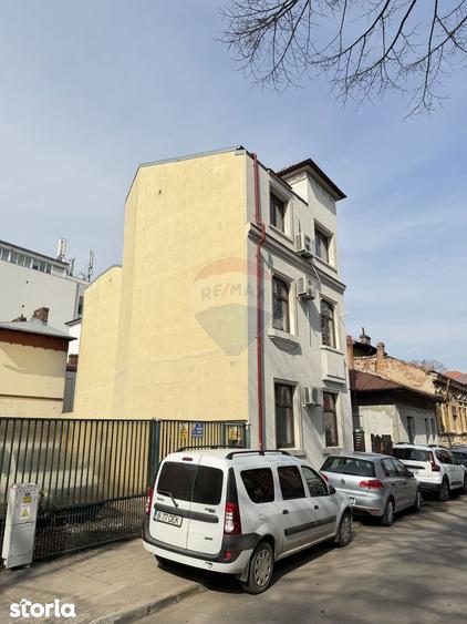 Casă cu 5 camere cu Teren 122 Mp în Iancului