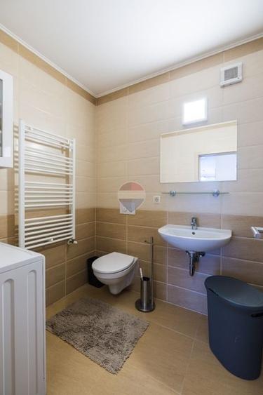 Apartament cu 2 camere decomandat, mobilat în Tractorul