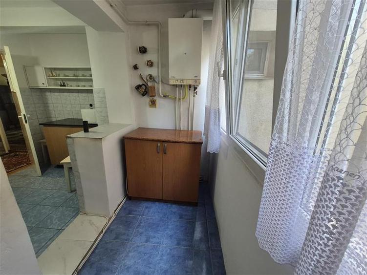 Apartament cu 3 camere decomandat în Aeroport