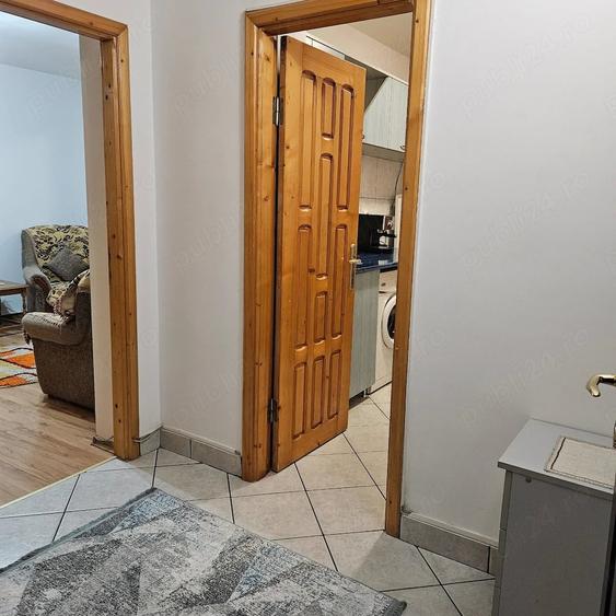 Apartament cu 2 camere semidecomandat în Calea București
