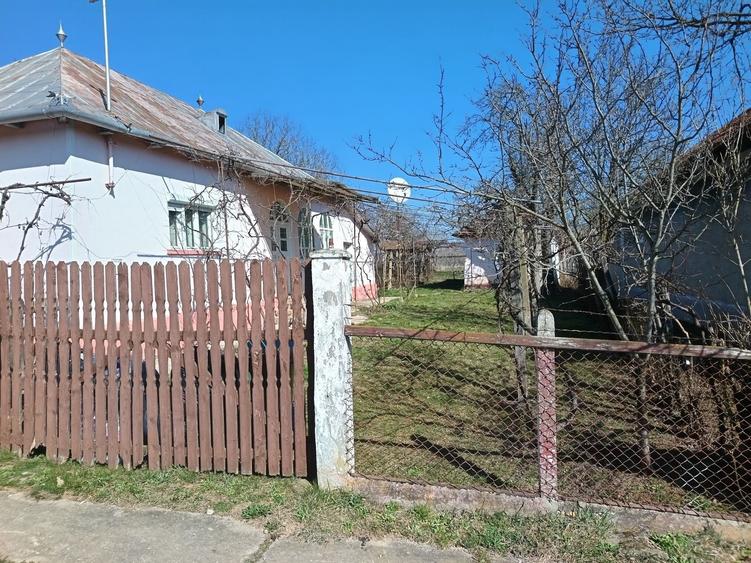 Casă cu 2 camere în Florești