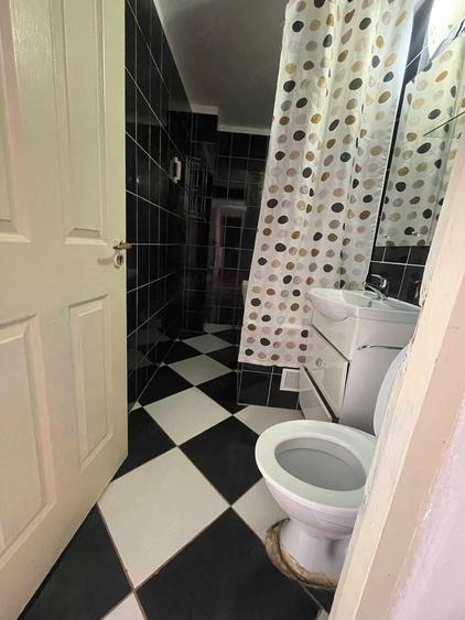 Apartament cu 3 camere decomandat în Uverturii