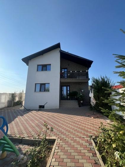 Casă individuală cu 4 camere cu Canalizare în Exterior Est