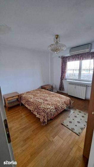 Apartament cu 3 camere decomandat în Titan