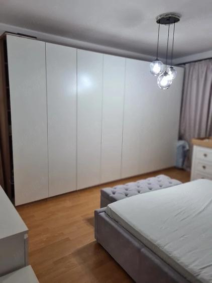 Apartament cu 3 camere decomandat, mobilat în Doamna Ghica