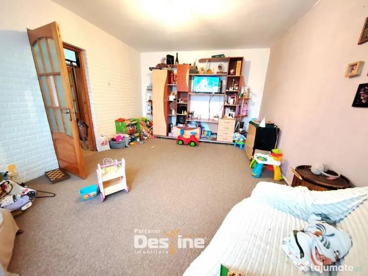 Casă cu 5 camere cu Teren 983 Mp în Miroslava