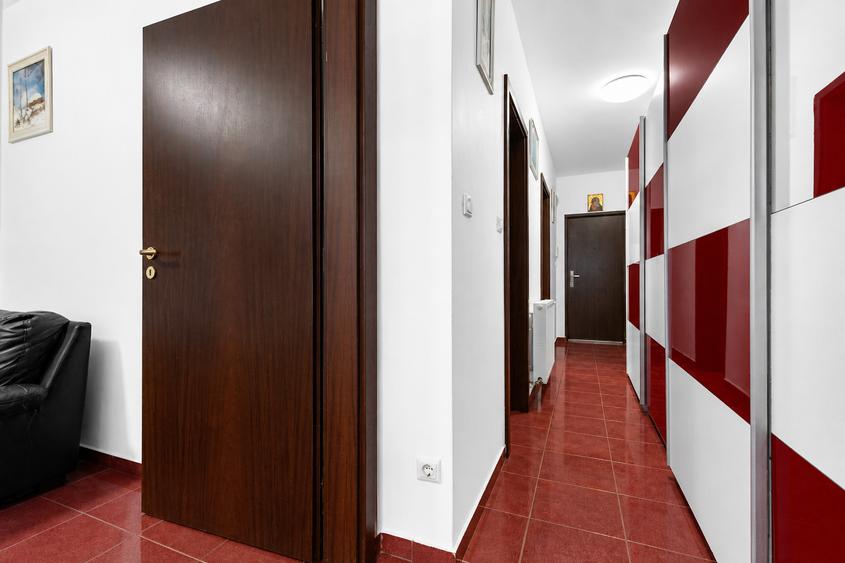 Apartament cu 2 camere decomandat în Giroc