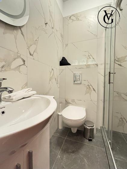 Apartament cu 4 camere semidecomandat, mobilat în Universitate
