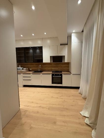 Apartament cu 3 camere semidecomandat, mobilat în Obor