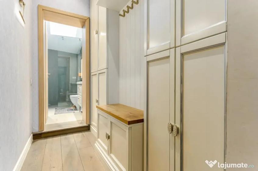 Apartament cu 4 camere decomandat în Dacia