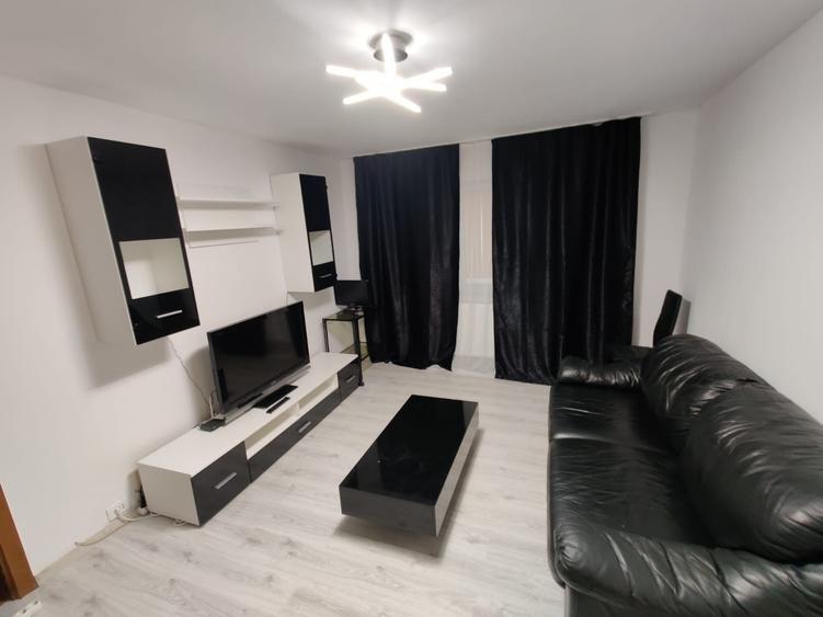 Apartament cu 2 camere semidecomandat în Craiovița Nouă