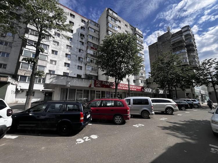 Apartament cu 2 camere decomandat în Central
