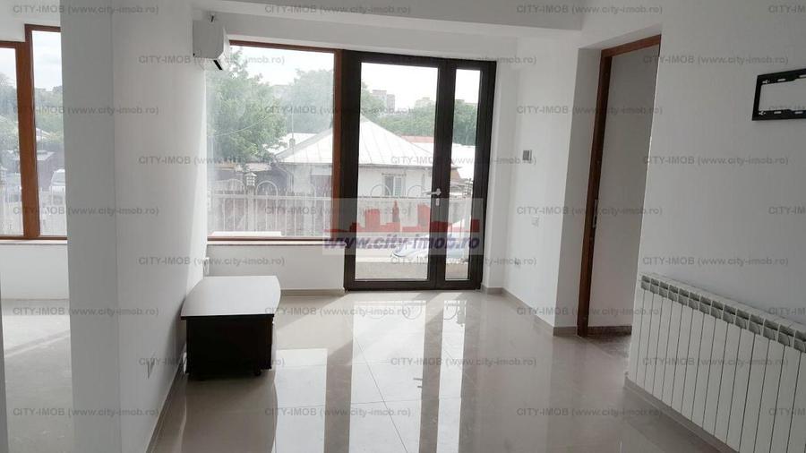 Casă individuală cu 15 camere decomandat cu Canalizare în Colentina