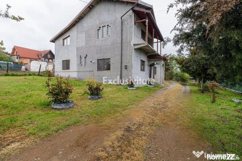 Casă cu 7 camere cu Teren 2000 Mp în Periș