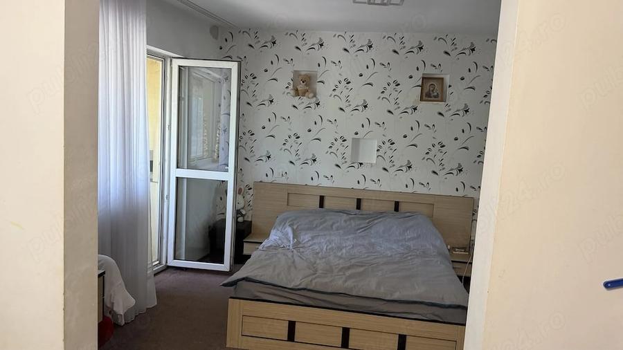 Apartament cu 3 camere decomandat în Tineretului
