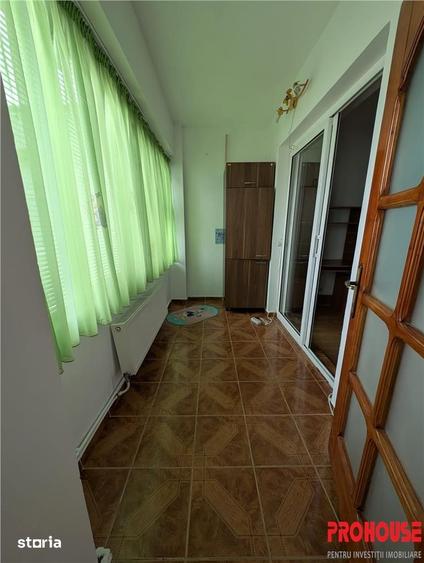 Apartament cu 3 camere semidecomandat în Ultracentral