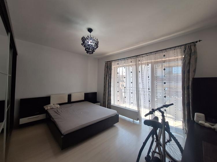 Apartament cu 2 camere semidecomandat, mobilat în Florești