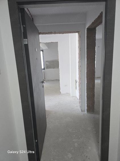 Apartament cu 3 camere decomandat în Fundeni