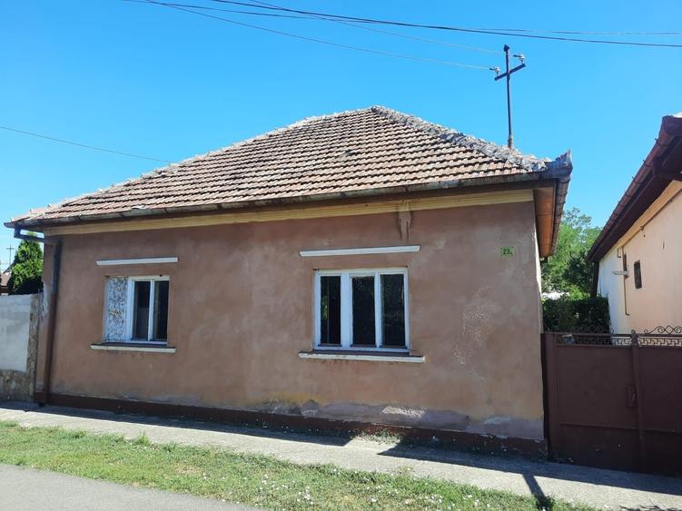 Casă cu 3 camere în Vladimirescu