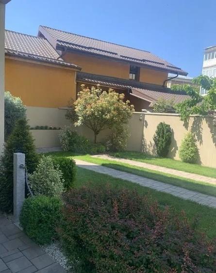 Casă individuală cu 4 camere cu Teren 176 Mp în Sărari