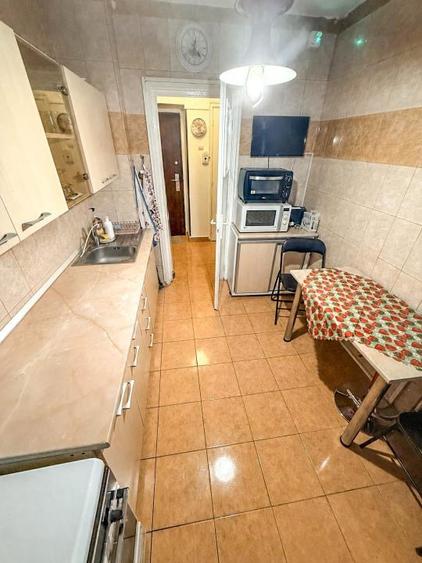 Apartament cu 2 camere semidecomandat, mobilat în Titan