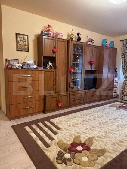 Apartament cu 2 camere decomandat, mobilat în Pietroasa