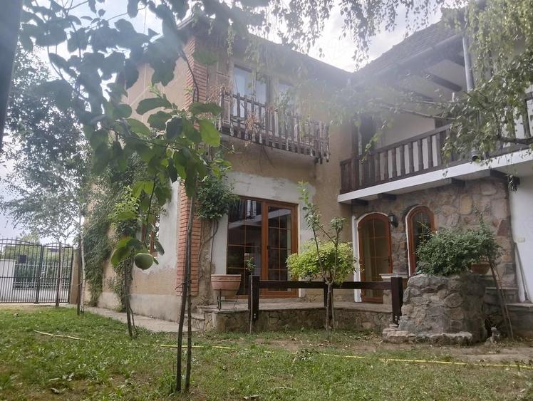 Casă cu 2 camere cu Teren 421 Mp în Grădiște