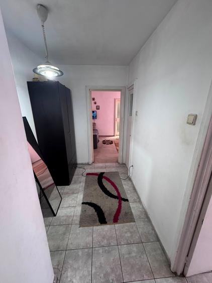 Apartament cu 2 camere nedecomandat în Podu Roș