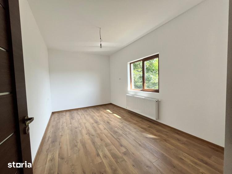 Casă cu 4 camere cu Teren 500 Mp în Central