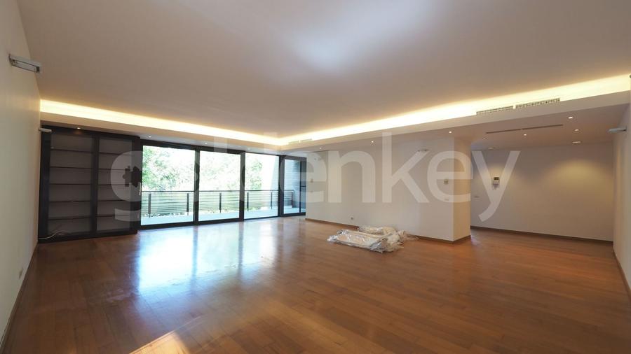 Apartament cu 3 camere semidecomandat, mobilat în Primăverii