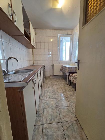 Apartament cu 3 camere decomandat în Gara de Nord