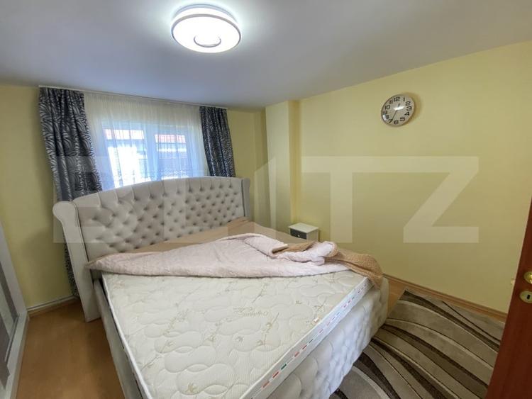 Casă individuală cu 3 camere cu Garaj în Petrindu