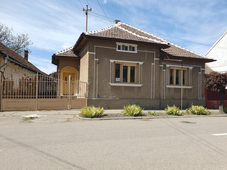 Casă cu 3 camere în Central