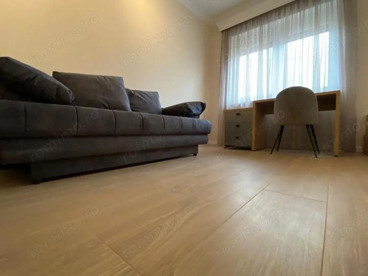 Casă cu 5 camere cu Teren 330 Mp în Giroc