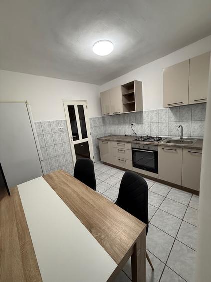 Apartament cu 3 camere decomandat în Dacia
