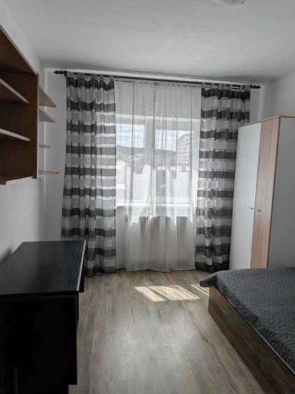 Apartament cu 4 camere decomandat în Gară