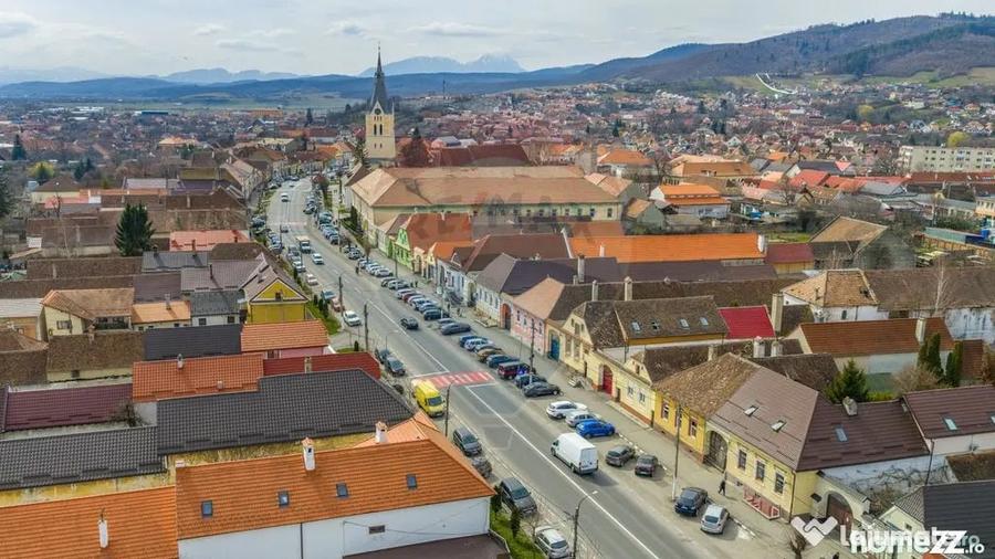Apartament cu 7 camere decomandat în Ultracentral