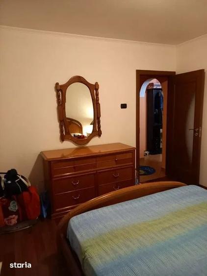 Apartament cu 2 camere decomandat, mobilat în Nicolina