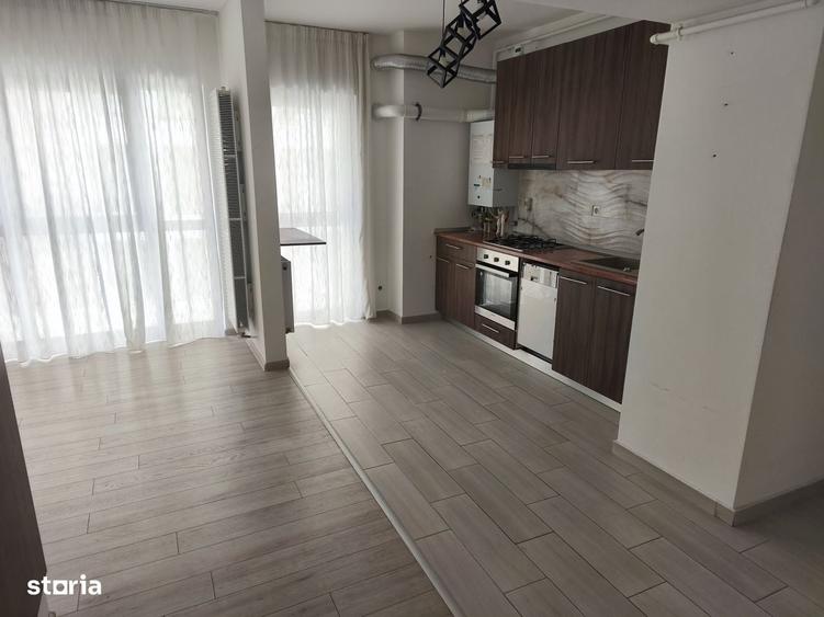 Apartament cu 4 camere în Drumul Taberei