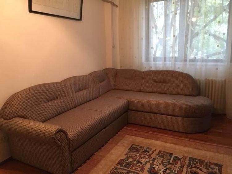 Apartament cu 3 camere semidecomandat în Crângași