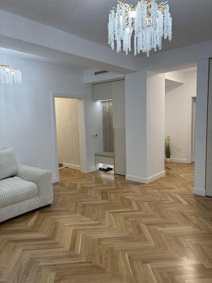 Apartament cu 4 camere decomandat, mobilat în Central
