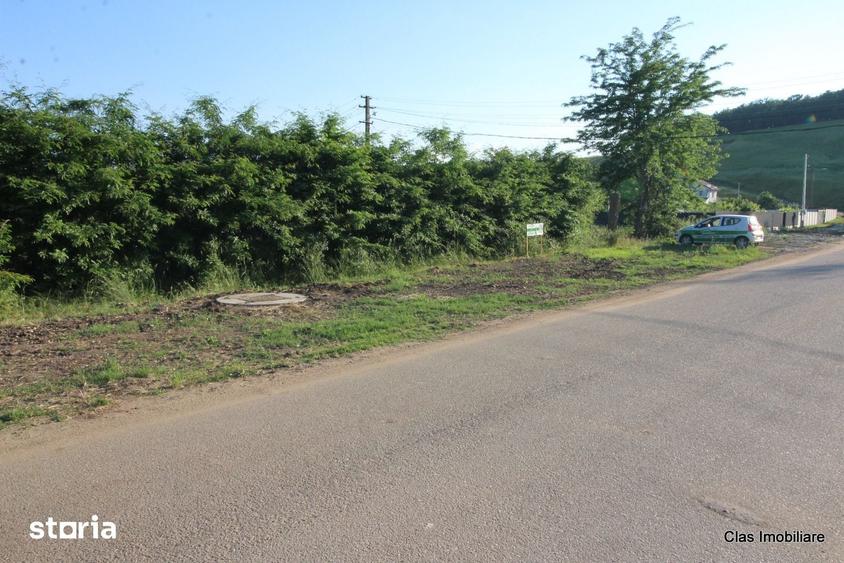 Teren de 2048 mp, în Brebeni