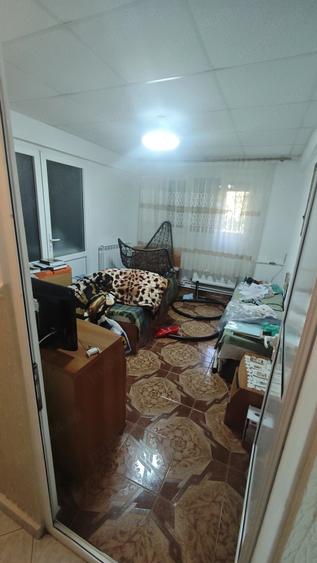 Apartament cu 4 camere decomandat în Malu Roșu