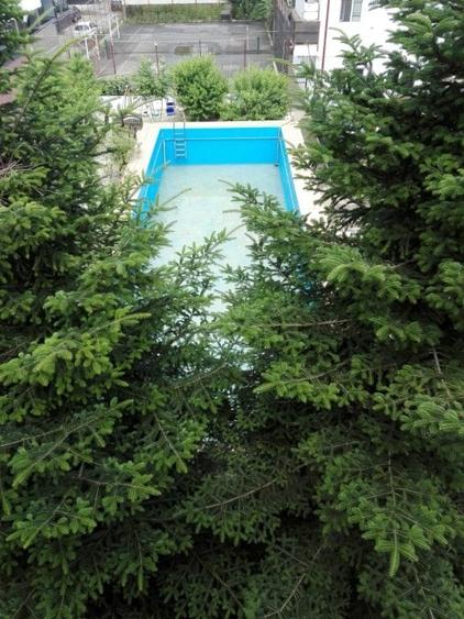 Casă individuală cu 14 camere cu Teren 2090 Mp în Central