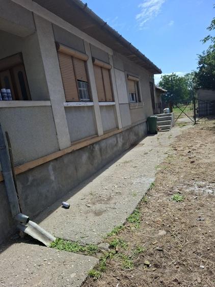 Casă cu 2 camere în Medieșu Aurit