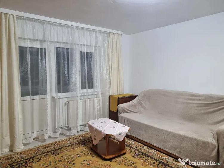 Apartament cu 2 camere semidecomandat în Mărăcineni