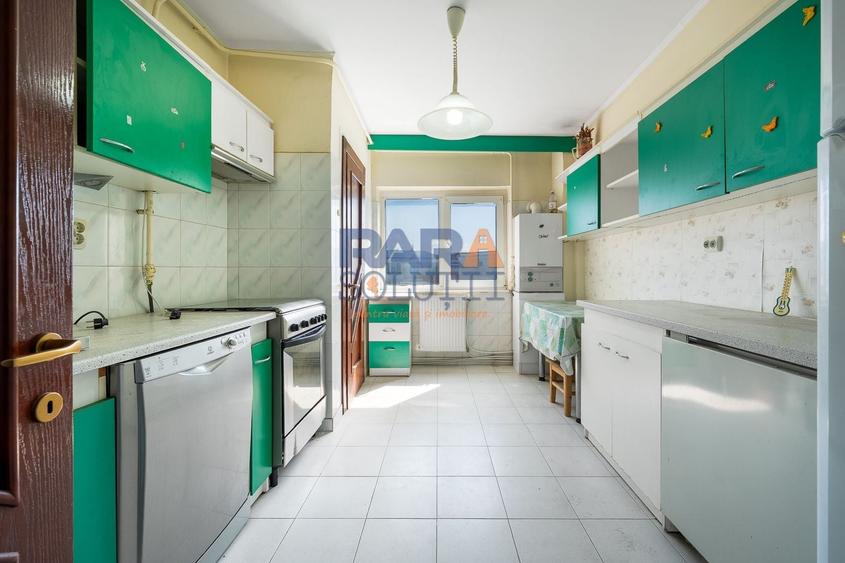 Apartament cu 4 camere decomandat, mobilat în Sud-Vest