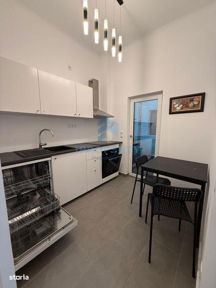 Apartament cu 3 camere, mobilat în Universitate