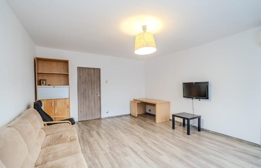 Apartament cu 3 camere decomandat, mobilat în Virtuții
