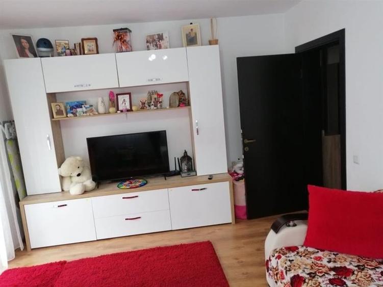 Apartament cu 2 camere decomandat în Sânpetru